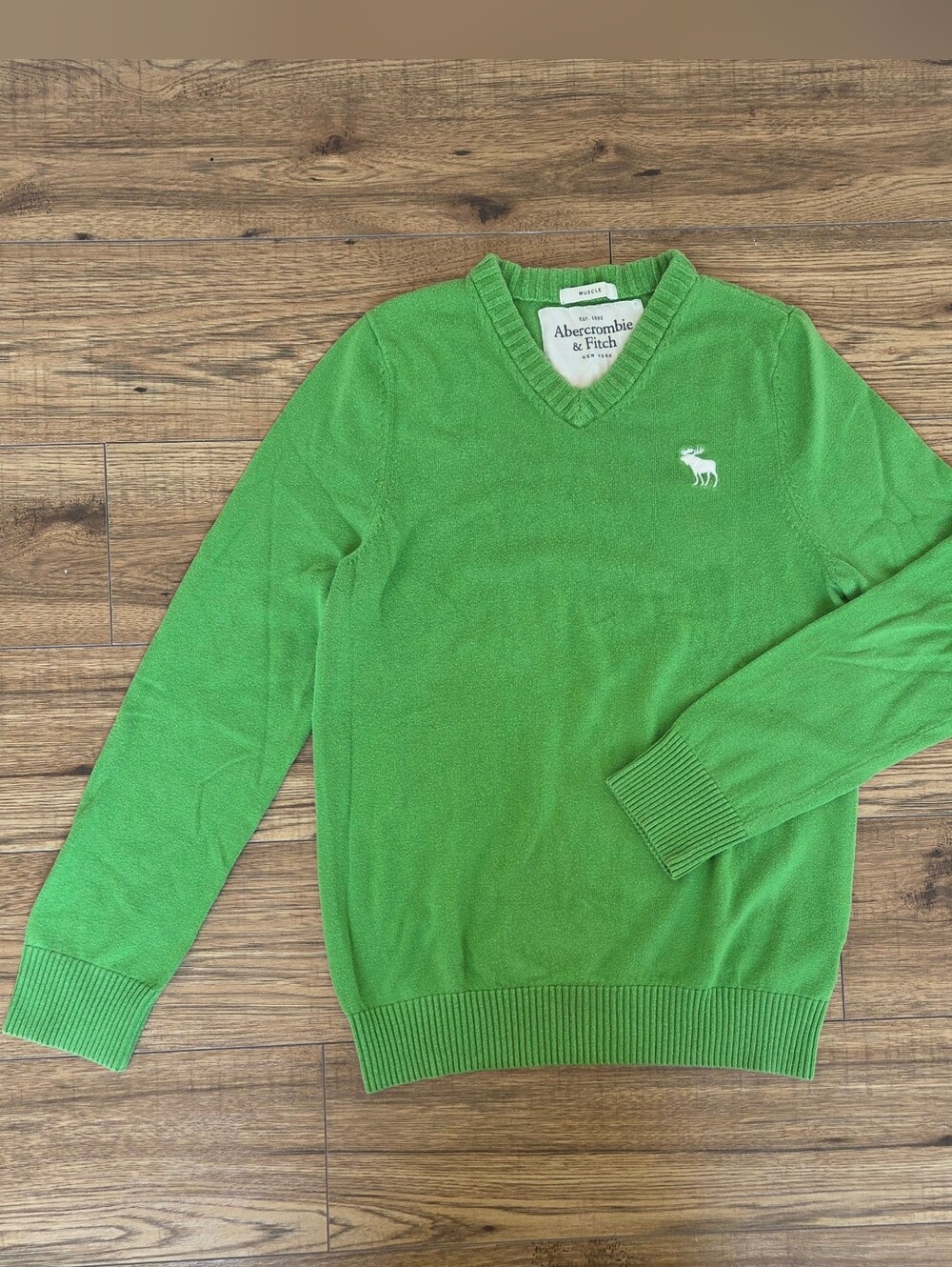 Abercrombie & Fitch Men's Green V-Neck Knitted Sweater with White Logo Size M